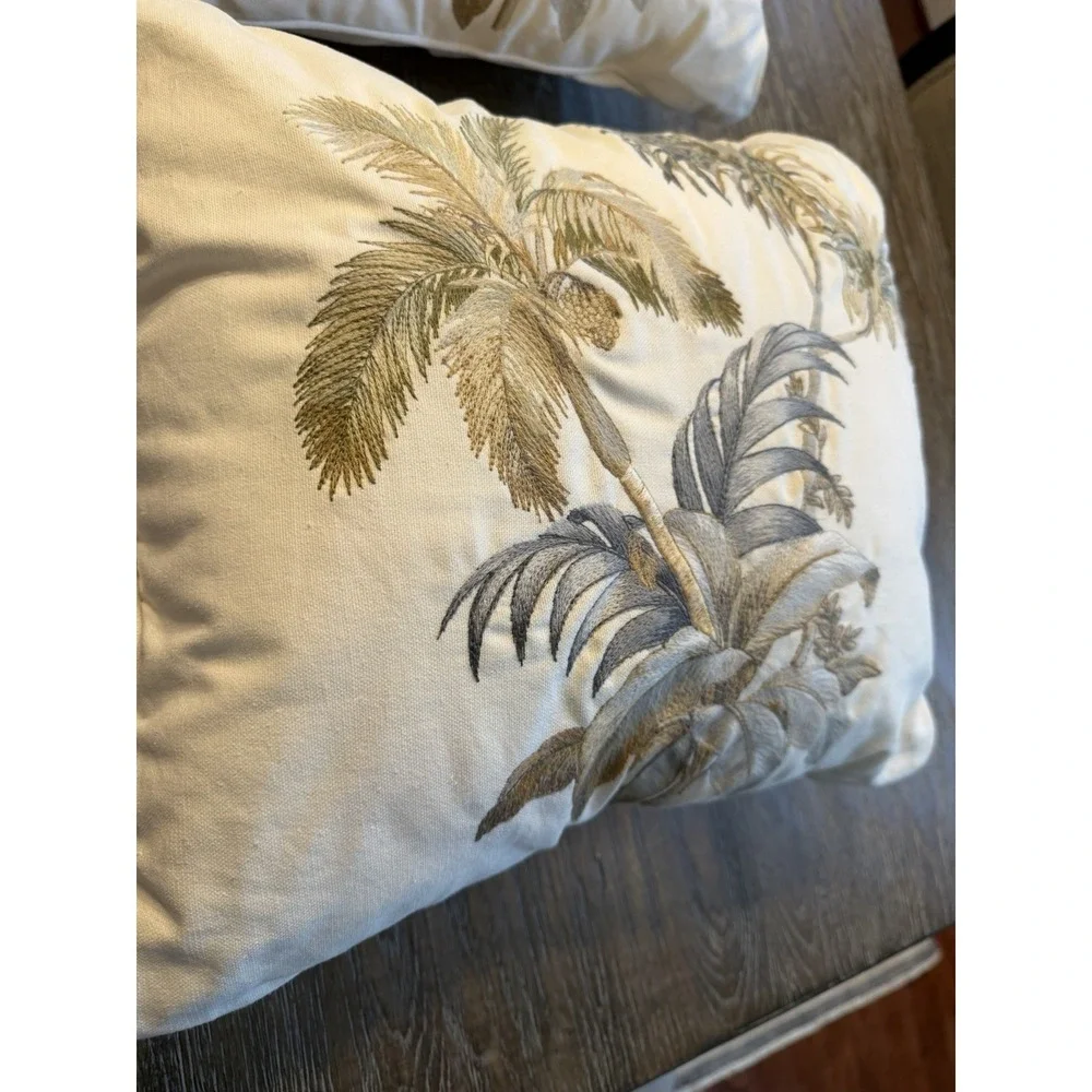 Tommy Bahama 17